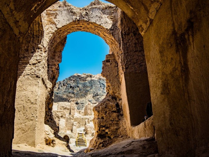 Kūh-e Qal‘eh Bozī, Iran